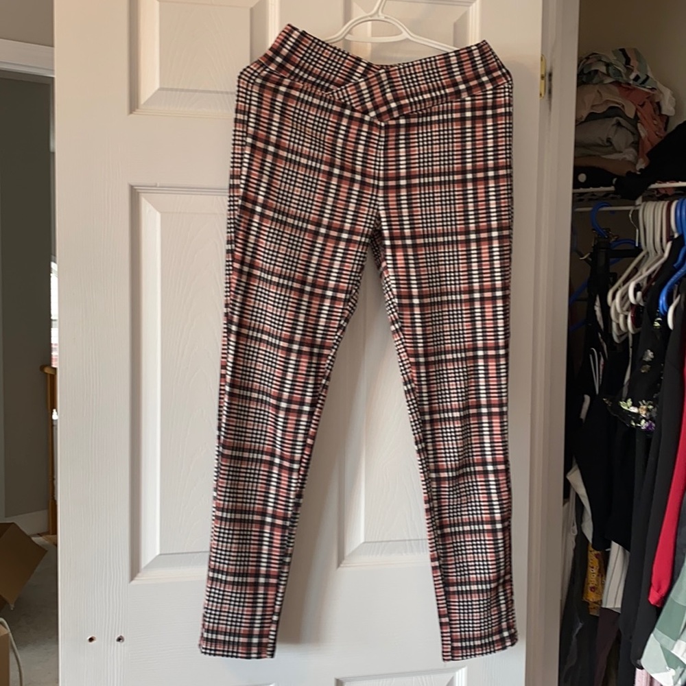 Very flattering Shein pants. Size M